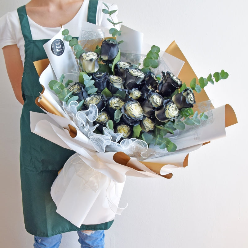 Black & White Aurora Premium Rose Bouquet| Same Day Delivery